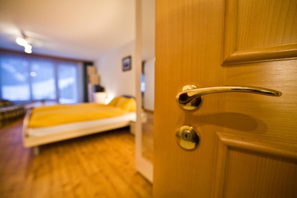 Haus Perelia C Apartment Цермат Стая снимка